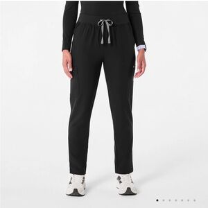 Figs Black Yola Skinny scrub pant, cargo, front, and back pockets